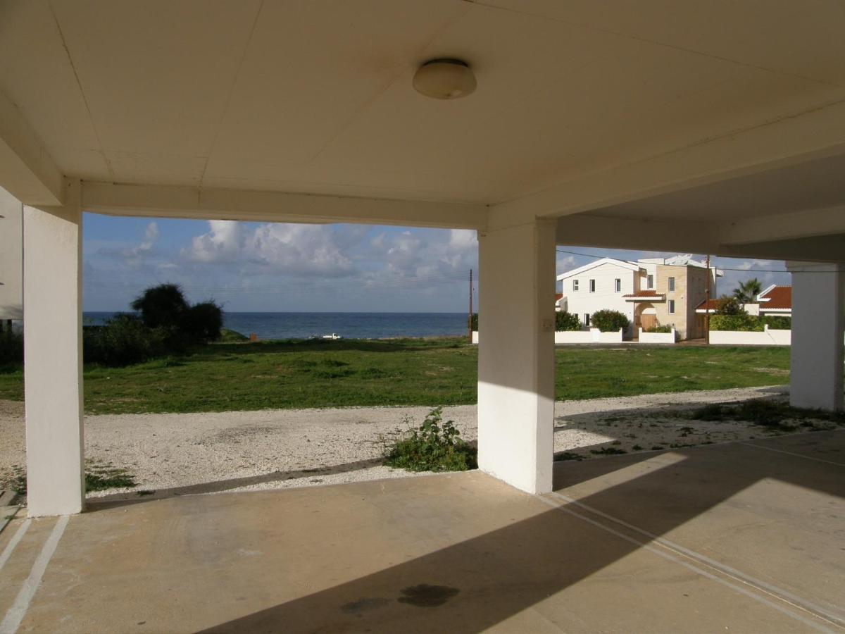 Athena And The Owl Beachside Apt Paphos Exterior photo