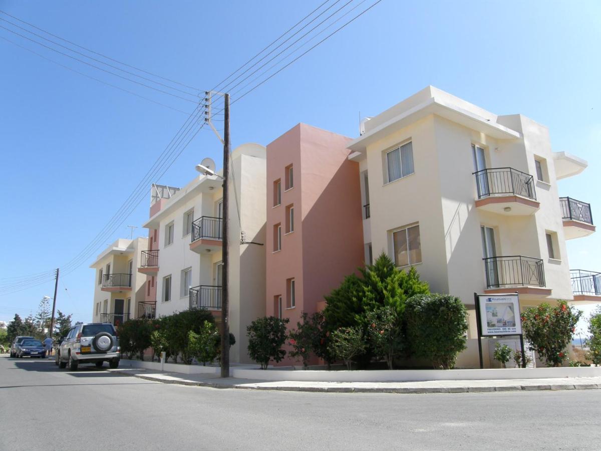 Athena And The Owl Beachside Apt Paphos Exterior photo
