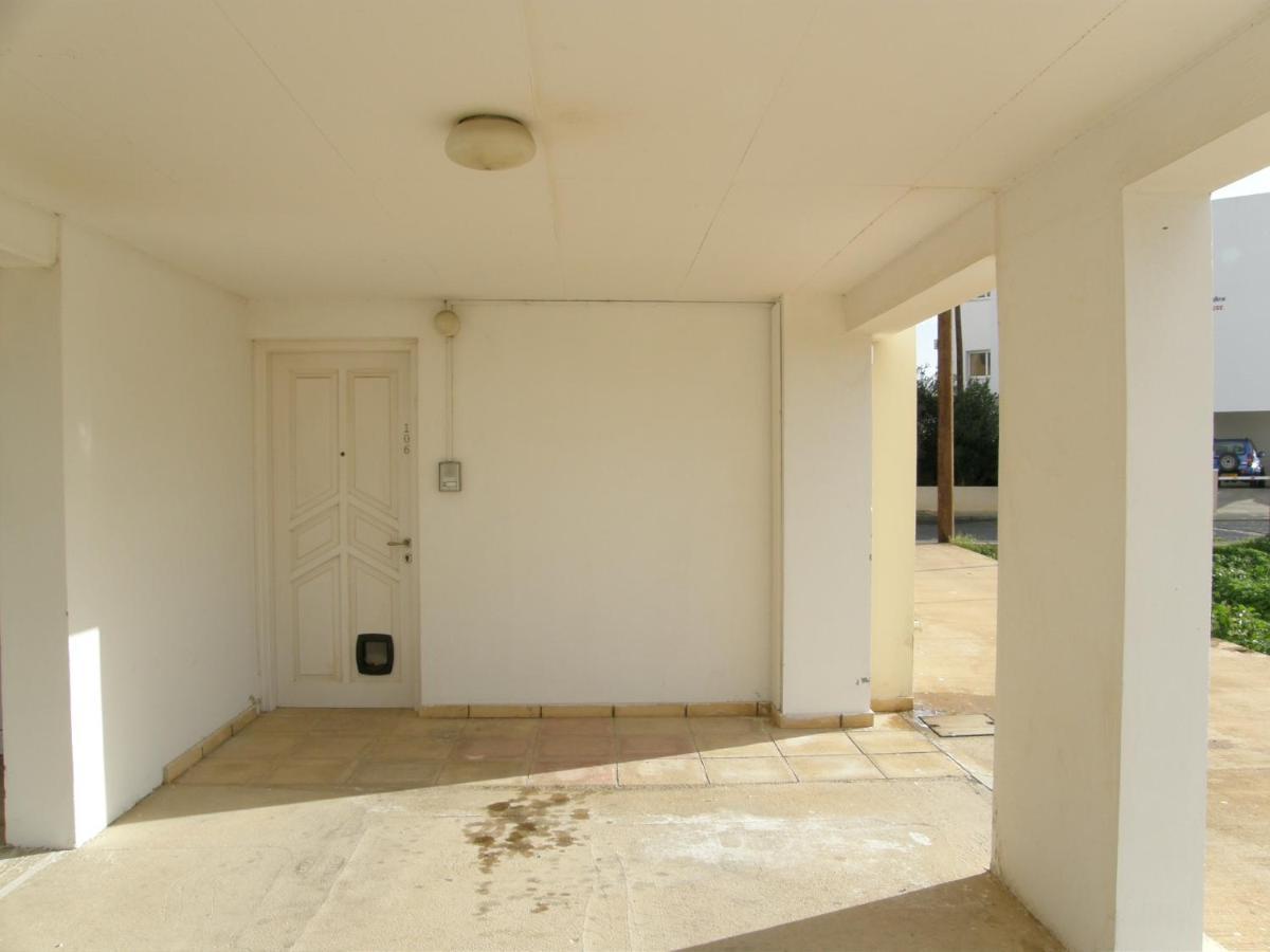 Athena And The Owl Beachside Apt Paphos Exterior photo