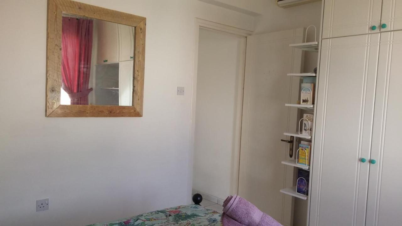 Athena And The Owl Beachside Apt Paphos Exterior photo