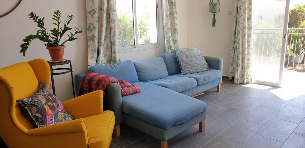 Athena And The Owl Beachside Apt Paphos Exterior photo